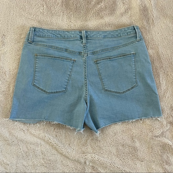 High Rise Midi Shorts - Picture 2 of 4